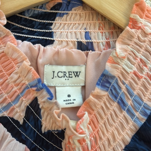 EUC J.CREW Sleeveless mockneck smocked top - Picture 3 of 3